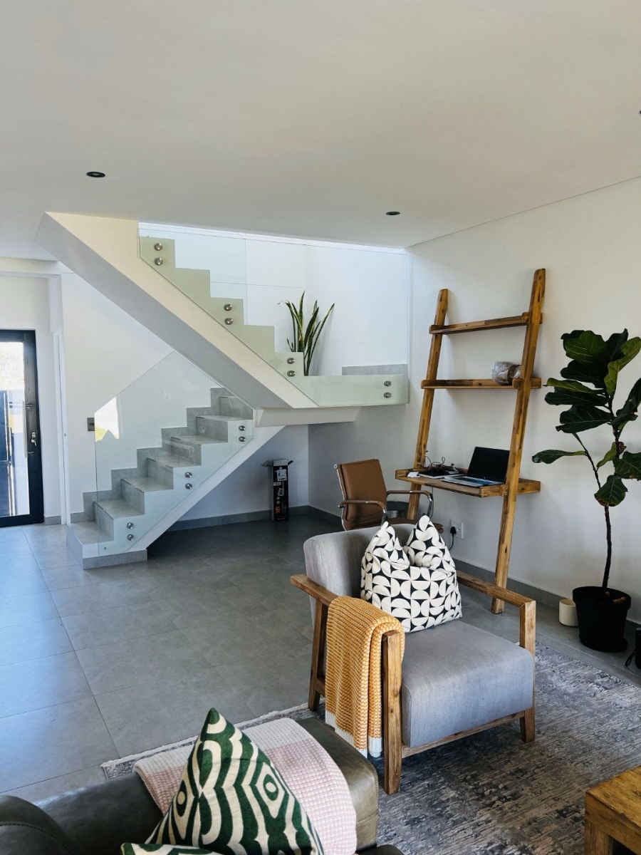 5 Bedroom Property for Sale in Sandown Western Cape